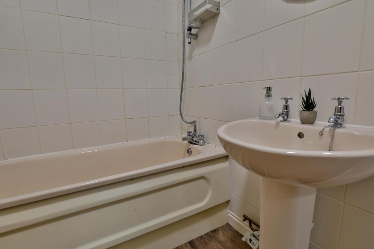 Devon St - Cozy Home, Free Easy Parking! Kingston upon Hull Exterior foto